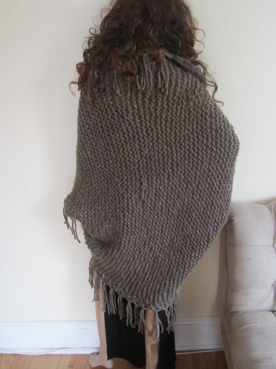 Elegantcrochets's tweet photo. OVERSIZE FRINGE CARDIGAN, Oversize cocoon shrug, boho carโฆ https://t.co/2qmfopuzw7 #musicfestivals #PlusSizeSweater https://t.co/vcdbV3RY6s