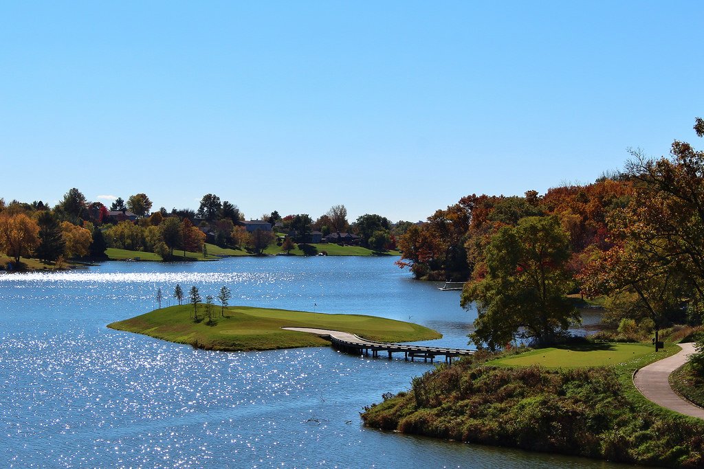 GolfFyrelake's tweet photo. Signature Hole #13 par four – Island Green https://t.co/lVAYYQjSEK