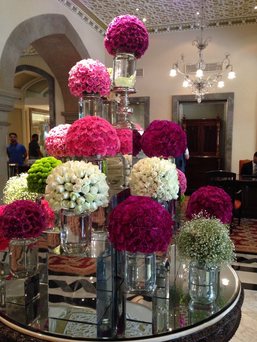 byEmilyAndrews's tweet photo. Kate &amp; William will be staying at Mumbai's Taj Hotel. Lots of painting &amp; cleaning going on today! #RoyalVisitIndia https://t.co/A2rb78wYXA