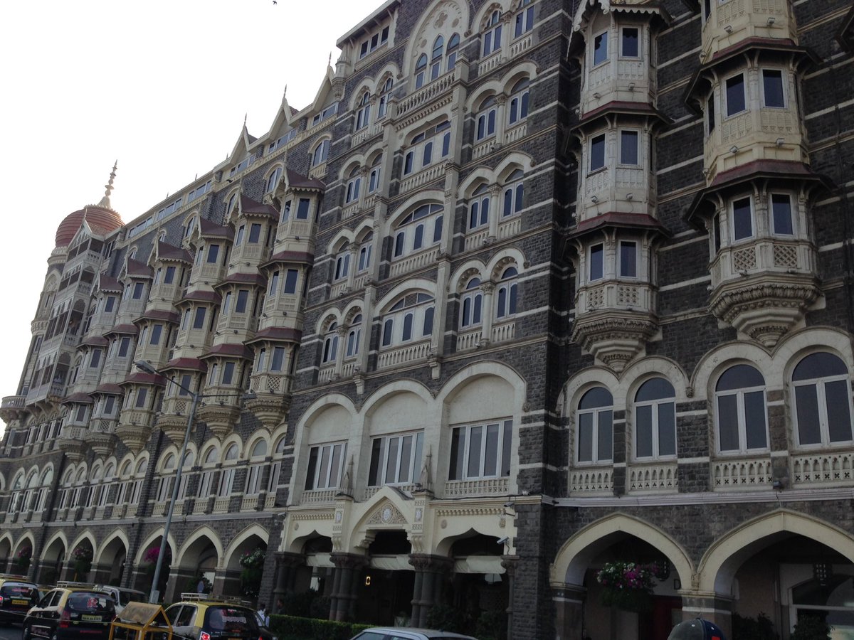 byEmilyAndrews's tweet photo. Kate &amp; William will be staying at Mumbai's Taj Hotel. Lots of painting &amp; cleaning going on today! #RoyalVisitIndia https://t.co/A2rb78wYXA