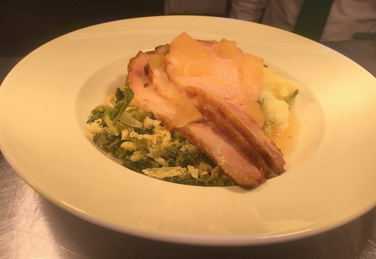 IWHCmanchester's tweet photo. A warm welcome is waiting for you on this rainy day. Come in & try our hearty Bacon & Cabbage #traditionalirishfood https://t.co/VywFPffWO7