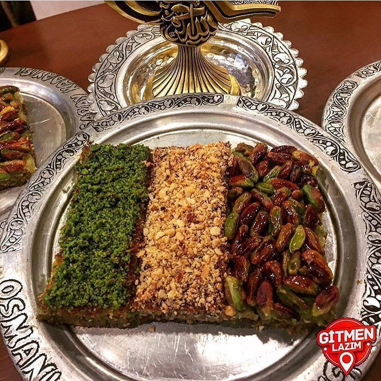 gitmenlazim's tweet photo. Cuma Sürprizi 😋🍴 'Osmanlı Saray Kadayıfı - Çapa'ya #gitmenlazim 👣 https://t.co/wE3hdxzAg2