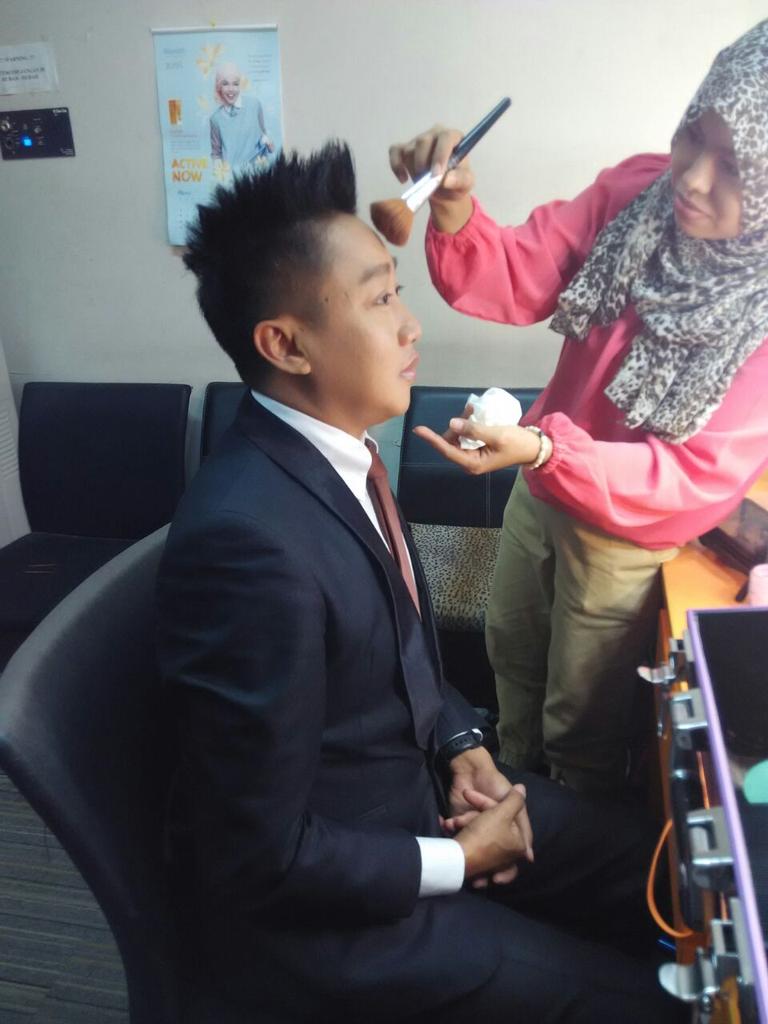 masuk ruang make up <a href="/Teddy_Tamasya/">Teddy Tamasya</a>