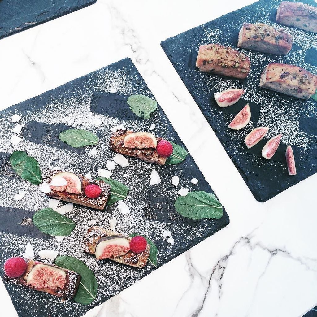 Kassiani_cheir's tweet photo. Friday healthy treats from @cocukitchen #yum #justkassi spotted at #COSAW16 press day #hea… https://t.co/pt30SBwdVK https://t.co/QQRfZPdyKt