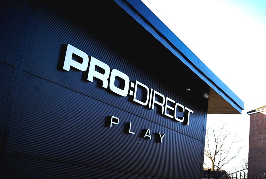 ProD_Soccer's tweet photo. 5-a-side just got better...Introducing Pro:Direct Play.

London's newest &amp; premier football venue in Shepherds Bush. https://t.co/kIofPQeObT