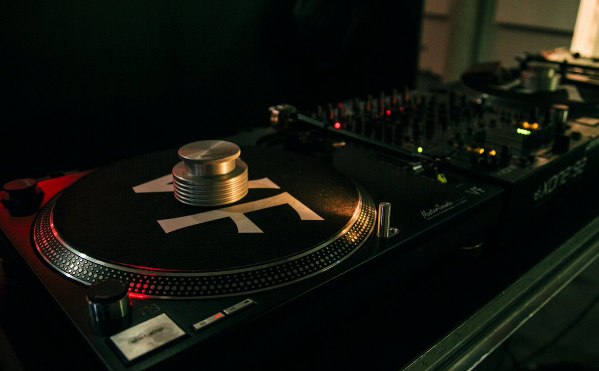 TheVinylFactory's tweet photo. How to get the best sound from your record player: A step-by-step guide https://t.co/rRmu0ecBw7 https://t.co/6VaGhUyPyi