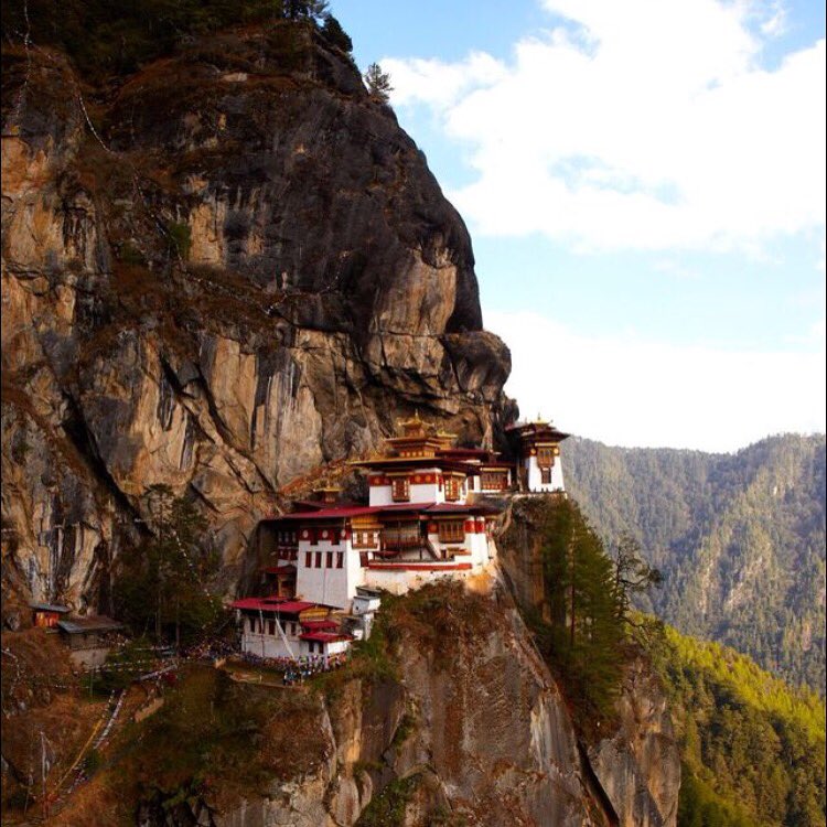 DARAartisans's tweet photo. Hidden gems found in the mountains of Bhutan 📸: Gentl &amp; Hyers #fridaygetaways #travel #bhutan https://t.co/TDYvvL9vsb