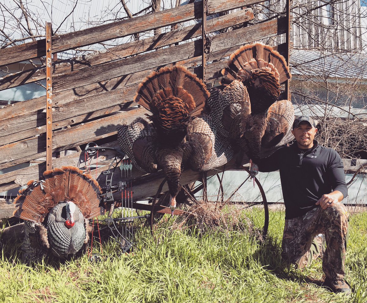 joshmcdaniel_32's tweet photo. Tagged out in the Sunflower state!! #Realtree #elitearchery #uahunt #CantStopTheFlop #kansas #oldwagon https://t.co/abJy89BTAL