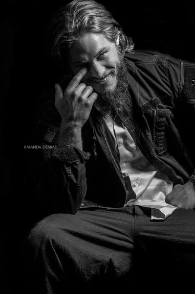 TetheredButFree's tweet photo. #Off2Bed GN! xx @vixentink_tracy @Xavgenper @EmmaR155 @VeryCarefulGirl @CherieLaVerne @joannedaszkiew1 #TravisFimmel https://t.co/AvXk91XTPl