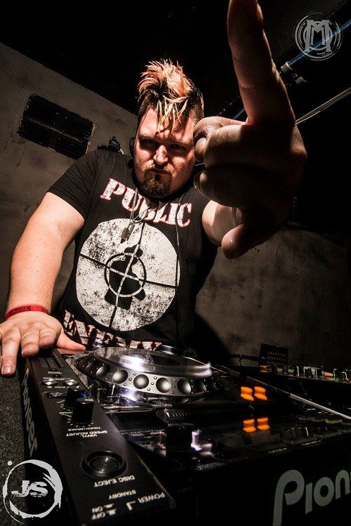 UKF's tweet photo. .@Evol_Intent shares with us their top 10 essential US D&amp;B tunes!

https://t.co/zE4UH7c52g https://t.co/PDKxh2Aw0Y