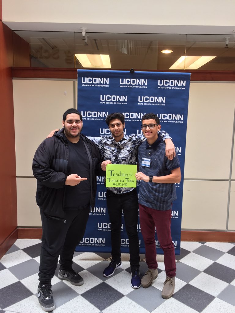 OfficialJonFlow's tweet photo. Out here ! Hopefully soon to be a Husky 🔥🙌🏽 https://t.co/Rp168FZ8WS