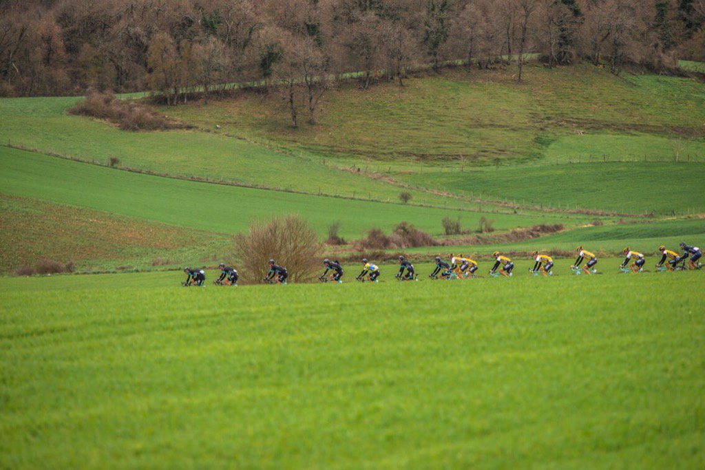 WAMIapp's tweet photo. Where did Kare Dehlie Thorstad shoot this photo? #wamj by @pelotonmagazine Download WAMI: https://t.co/uBgkU1fzwd https://t.co/s5w29I7qTf