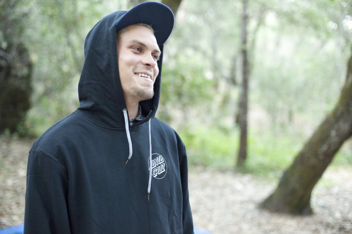santacruzskate's tweet photo. SCS Opus Dot Pullover- made to stretch for added movement ✔️ out the collection https://t.co/k2e3kFAD0o #SCSkate https://t.co/7KwHjtkEzb