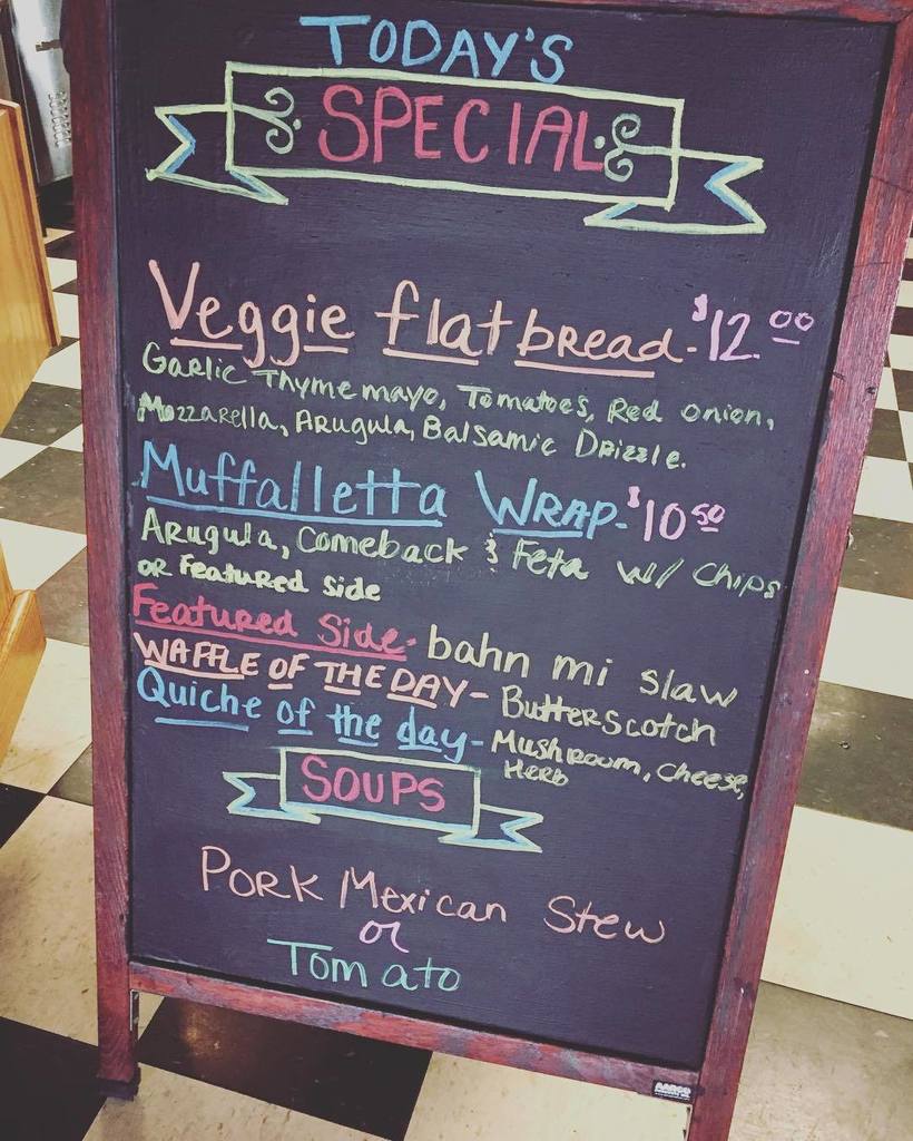 HollysKnoxville's tweet photo. Special for #Knoxville today! https://t.co/sAbS9FZhWW https://t.co/ZyT11qjNln