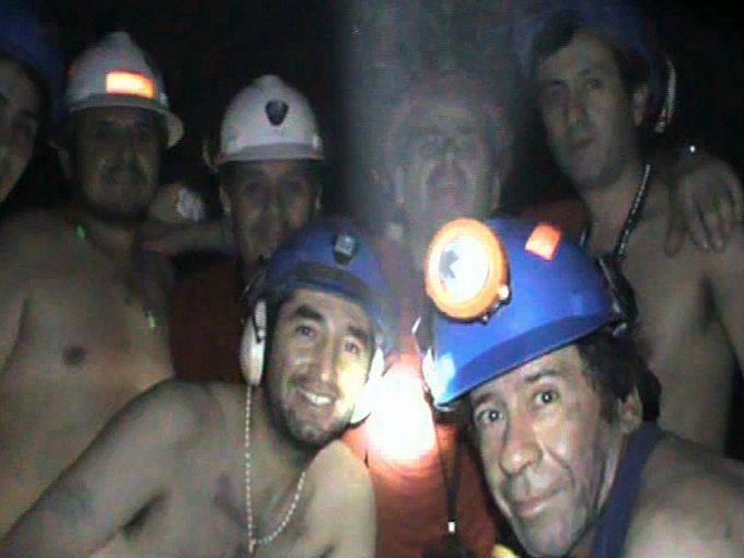 weedweekly_'s tweet photo. Trapped chilean miners got high to pass the time! https://t.co/krH11PiZ71 #weedweekly #kush #cannabis #marijuana https://t.co/zBftcqYRxn