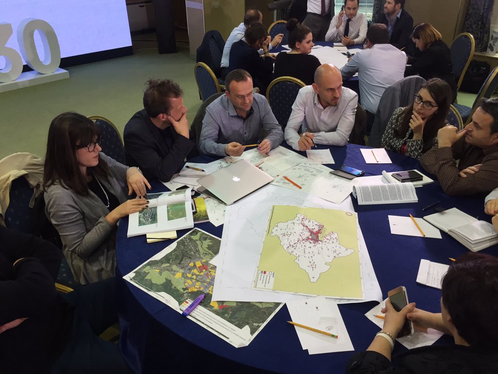 StefanoBoeri's tweet photo. #TiranaCalling 10 tavoli e molte idee x una visione di Tirana nel 2030 @erionveliaj @dbaboci https://t.co/8U39nHAayp
