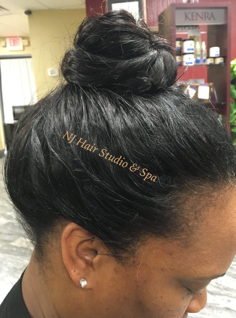 NJHairStudioSpa's tweet photo. What Weave?!?!?
#versatileweave #protectivestyles #naturalweaves #healthyhair #hairweaves #hairextensions https://t.co/PeimoK1unf