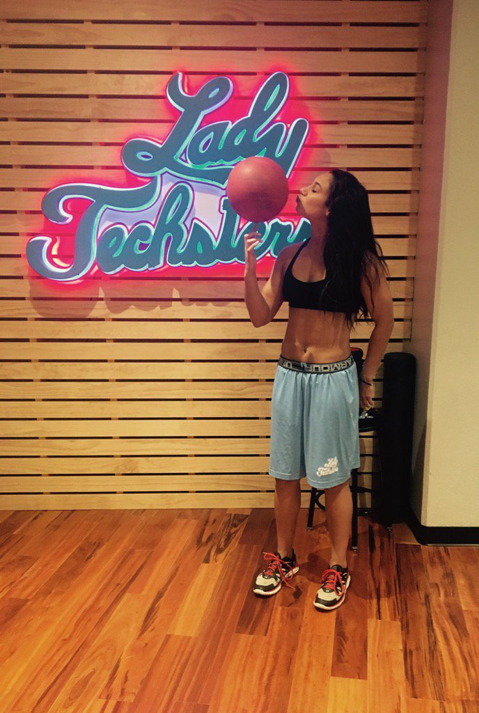 View image on Twitter