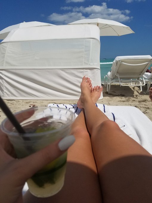 Taking a little much-needed vacation! Hope everyone has a great weekend 😊💋 thanks for rating me on @FreeOnes<a href="/tag/princessleia"class="tags"><span>#princessleia</span></a><a href="/tag/sexysaturday"class="tags"><span>#sexysaturday</span></a><a href="/tag/halloween"class="tags"><span>#halloween</span></a><a href="/tag/lightsaber"class="tags"><span>#lightsaber</span></a>