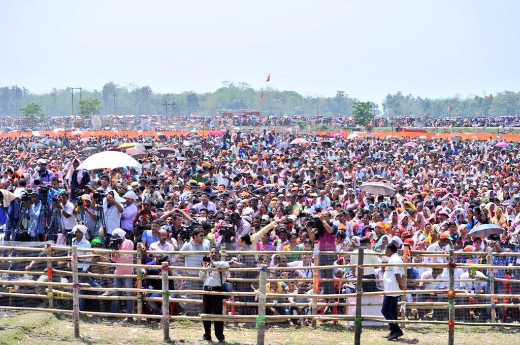 ManojGoelBJP's tweet photo. #ModifiedAssam में रिमोट किसी और के हाथ में मत देना,पूर्ण बहुमत की सरकार बनाना, मेरा अजेंडा विकास है:पीम #ModiInAsam https://t.co/Si3UmzF0Vx