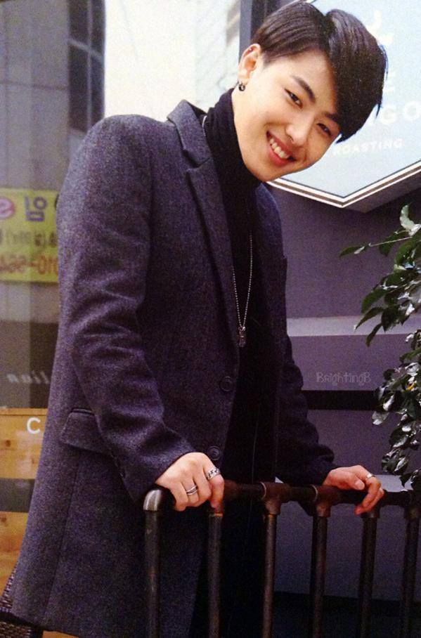 Demon_Sm17e's tweet photo. #Happykwonday #SmilingKwonDay #UKwonDay #KimYuKwonDay #유권아생일축하해 #NobodyButUKwon #happybirthdayukwon https://t.co/kMcB50hb6g