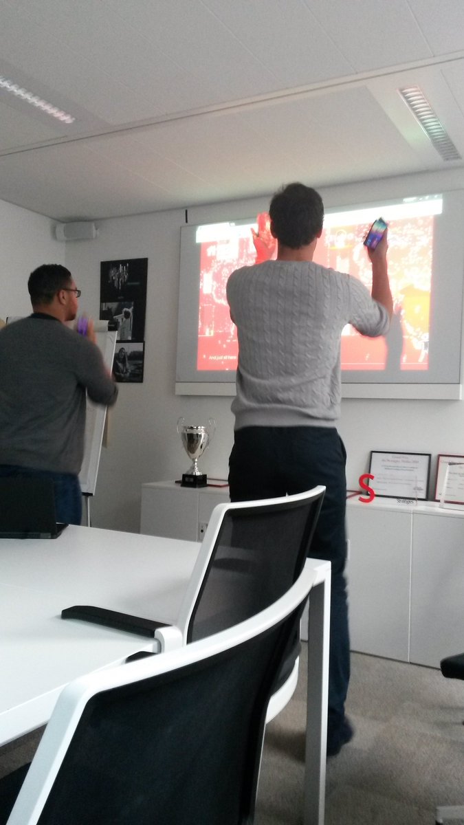 Havas_SE's tweet photo. Friday 5pm @Havas_SE_Fr this week: @justdancegame with @Brunowikoti vs Hugo #TeamSpirit @cocacolafr #MoveParis https://t.co/SPqITyixMJ