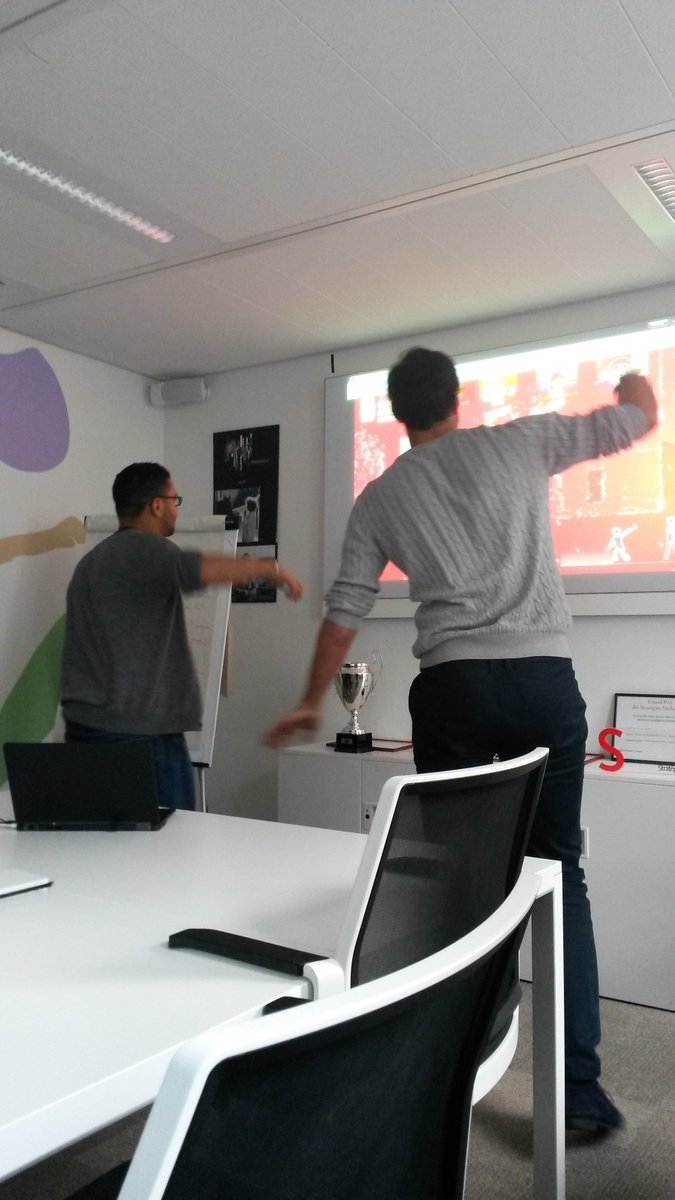 Havas_SE's tweet photo. Friday 5pm @Havas_SE_Fr this week: @justdancegame with @Brunowikoti vs Hugo #TeamSpirit @cocacolafr #MoveParis https://t.co/SPqITyixMJ