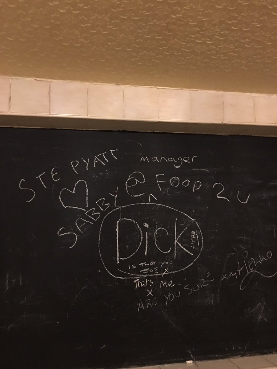 Thebullercullen's tweet photo. Seen a old flame in the toilet earlier ⚡️⚡️⚡️⚡️ https://t.co/LMj9f1Mp96