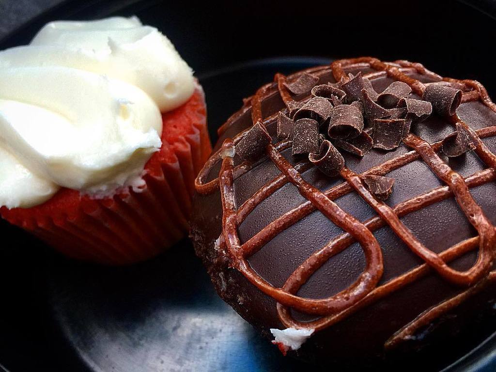 PatriciCastil's tweet photo. Deadlifts & Donuts... Squats & Stuffed Cupcakes? I think so. #Gainz #AllDay #MiniBulk
#igfood #foodporn #cheats #β¦ https://t.co/9ln8TVMMf3