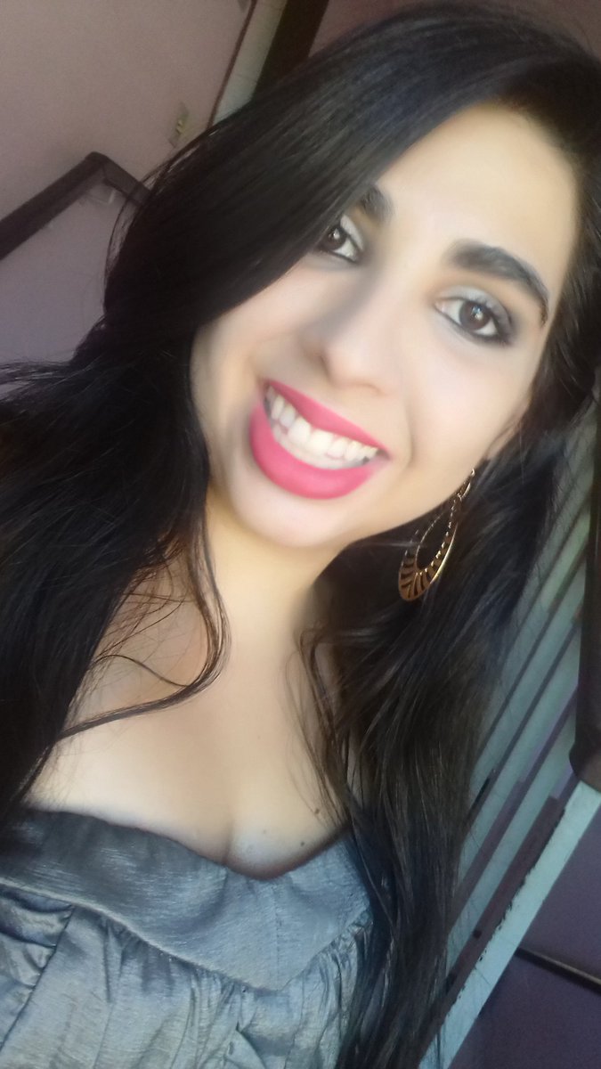 Pamy_007's tweet photo. Partiu ser madrinha de casamento da Tia Cris 😄😄 https://t.co/taU2wLLgwA