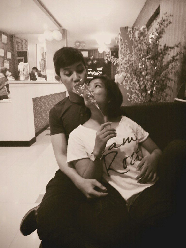 CitraJohn's tweet photo. 💑💏😘😘😘 https://t.co/YsVo9EByLH