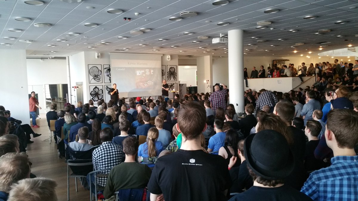 Full house at @NordicGameJam at @GiantRobotKillr and @k_to_the_mart's presentation. 
Hi @Blizzard_Ent! #NGJ16