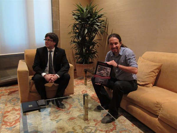 PhilAMellows's tweet photo. La cumbre entre el vicepresidente imaginario de un país y el presidente de un país imaginario. Cágate Mariloli. https://t.co/MxcEmslFVM
