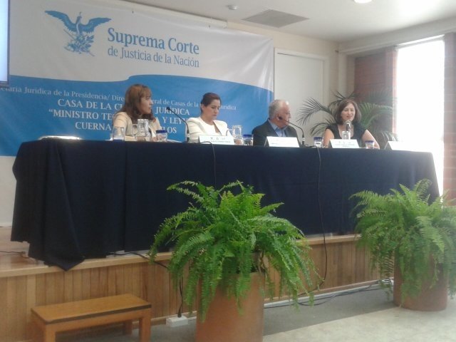 QuejasCdhm's tweet photo. Presentación de la obra "Hacia una Democracia Paritaria" La participación política de mujeres en México. https://t.co/tNK2Sl1Cbk