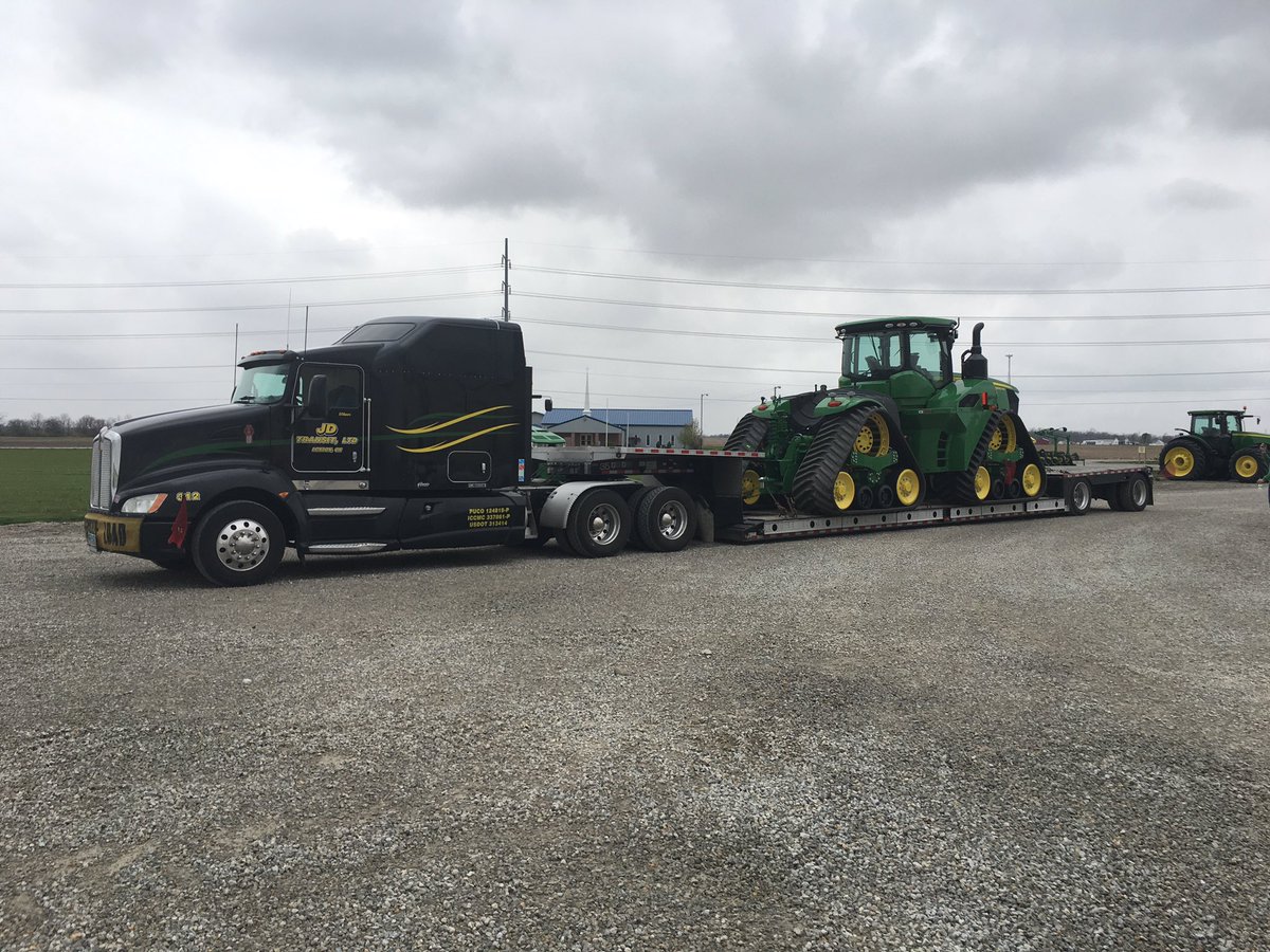 JDCodyK's tweet photo. Look out!!! @JohnDeere 9520RX just arrived #tracktractor #johndeere @jdequipmentinc https://t.co/ezccojZptJ