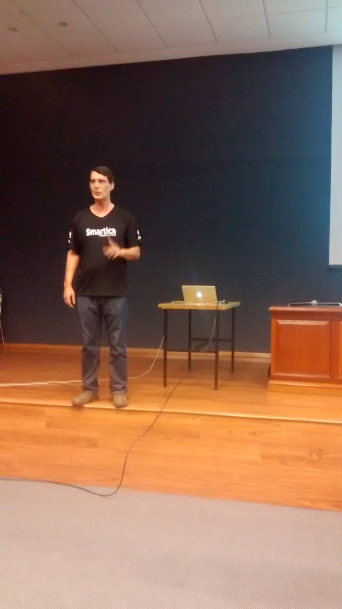 jeyramx's tweet photo. @karimboudjema  en su charla: crear un diario digital en #DrupalCampMx @AxaiMX https://t.co/8qqpRWHwSu