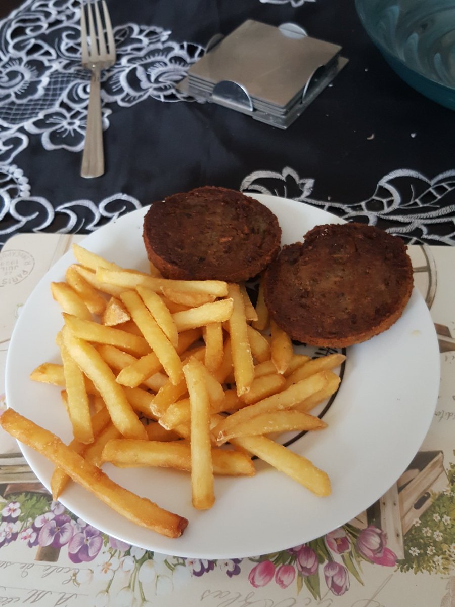 PeterBrierton's tweet photo. Spice burger and chips... #irishfavourite https://t.co/7VyVWATIEZ
