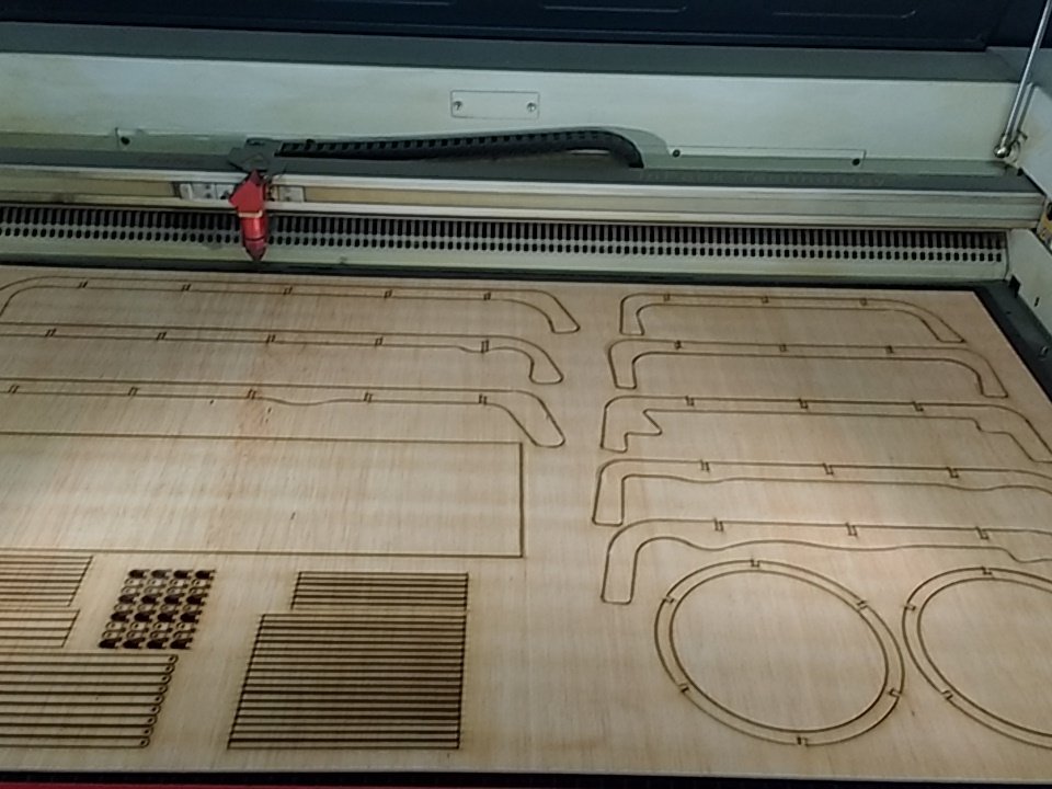 fabcafebcn's tweet photo. @marcosgomara y su i creíble maqueta hoy en @fabcafebcn ¿que haríamos sin nuestra @TrotecLaser ? https://t.co/vwQCmKeL8y