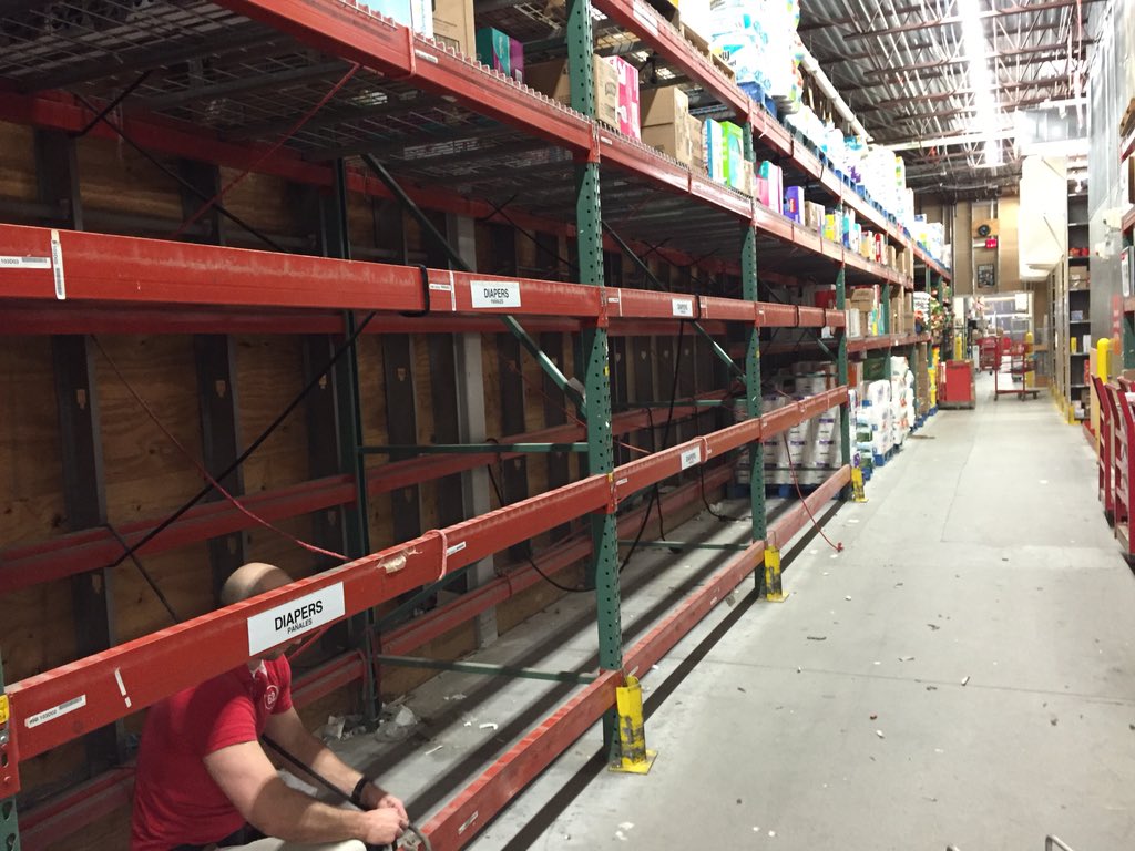TargetChad's tweet photo. When the truck is away, T1069 will play!
#ImGettingPaper
#SoMuchRoomForActivities

@domcolosimo
@jackson1_jason https://t.co/iNcrhXTdyH