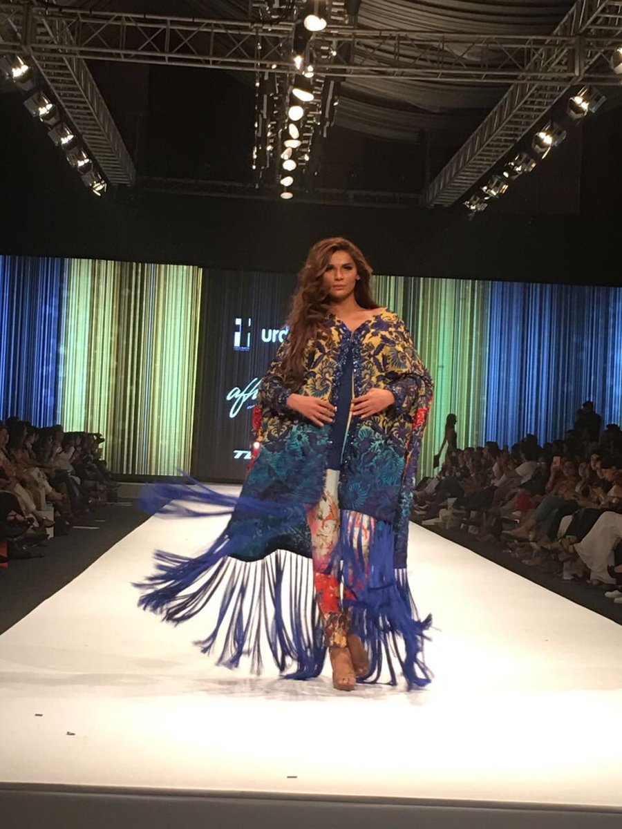 FashionPakistan's tweet photo. .@AFHashwani #FPW16 Jaw dropping glamorous outfits that you can't take your eyes off! https://t.co/n3IHZNPLQr