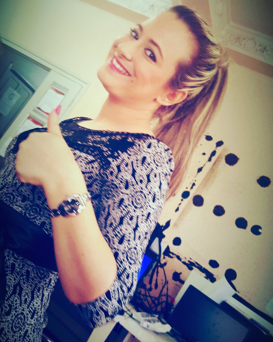KahinaKajit's tweet photo. #Meteo #Backstage #readaction bonne soirée à tous @numidiatv #NumidiaMeteo https://t.co/4LUsvs9Ev1