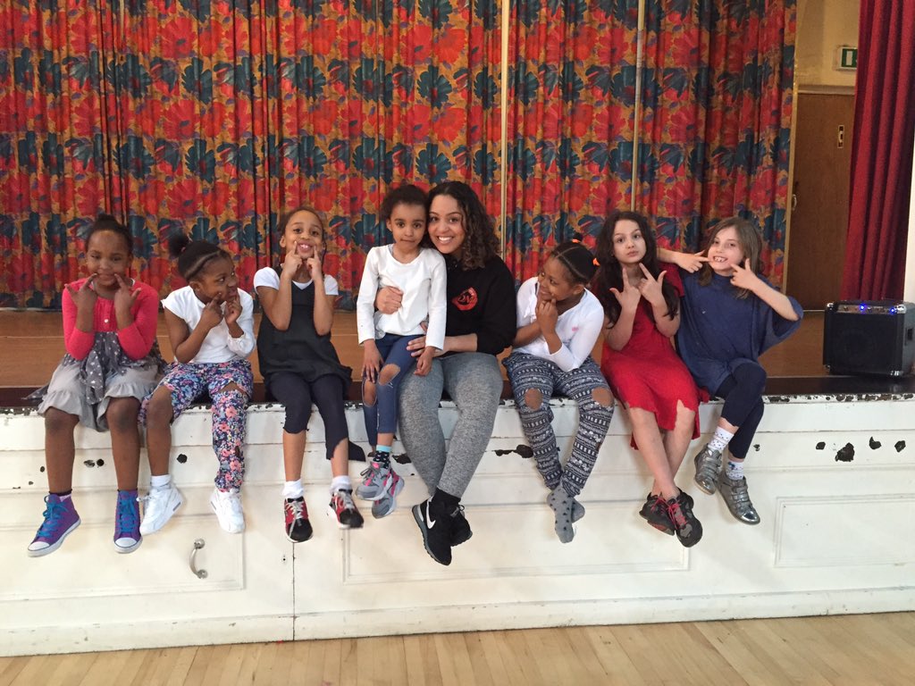 gdndacademy's tweet photo. Annie workshop end of day 3! #fab ending to a great 3days! #GDND #gdndrocks #gdndworld #southeastlondon #danceschool https://t.co/NQr7mpl2Sf