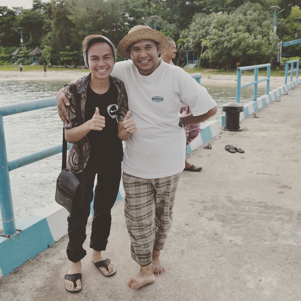 jeffritoni1's tweet photo. Ustad paling,keren,gaul,akrab,enakan, dan masya allah ilmunya,
Semoga beliau sehat selalu + umur Yang panjang..
#PM https://t.co/0EmgHZ29He