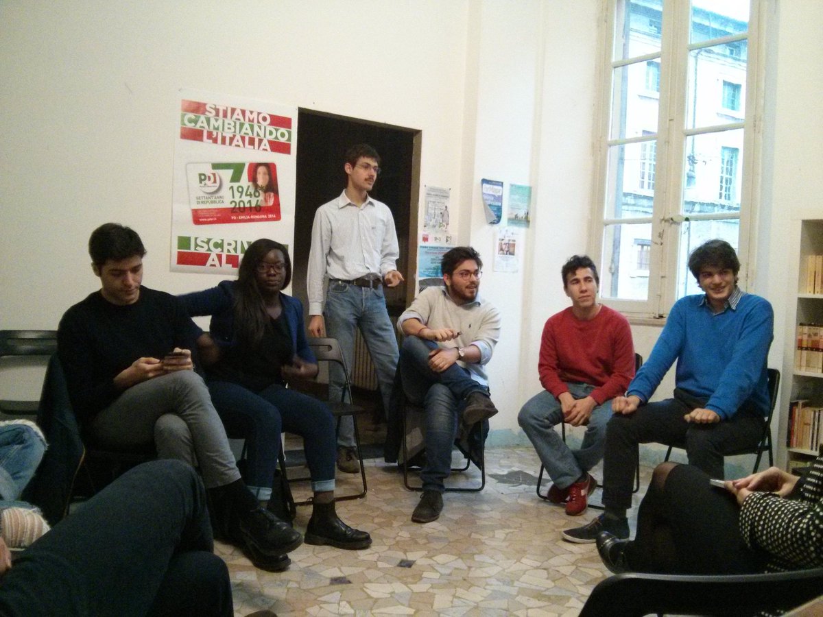 Minerva84's tweet photo. Ggggiovani ne abbiamo? @parmadem #parma #ParMap Ed è anche venerdì sera... https://t.co/X2Wrl2HkKR