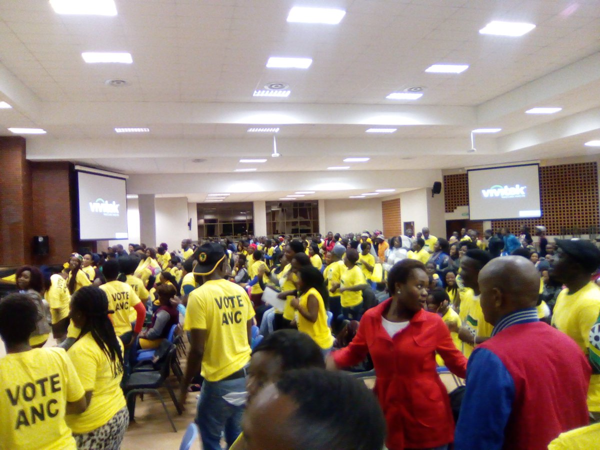 Lebza_91304's tweet photo. #university of venda ANC lives ANC leads https://t.co/okTANUXZqY