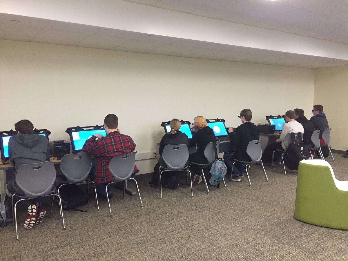 DrKMercadante's tweet photo. Spending out Friday in @zSpace dissecting the Solar System! #montourproud #astro2 https://t.co/wAyvjlajt4
