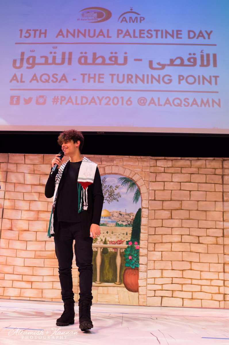 alaqsamn's tweet photo. We let @HarrisJOfficial draw a winner for the IPhone 6S raffle !!  #ICCWireless #PalDay2016 📸 by @hjwazwaz https://t.co/T6aBcQs0Aq