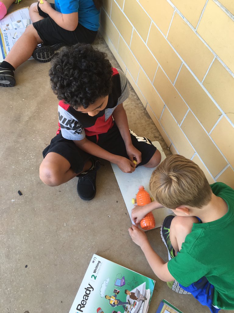 geigertara's tweet photo. Bottle cars #scienceisfun #Butlersclasslovestolearn @readpattrockets @KimMcKinn1313 https://t.co/ziVIJ8cP9l