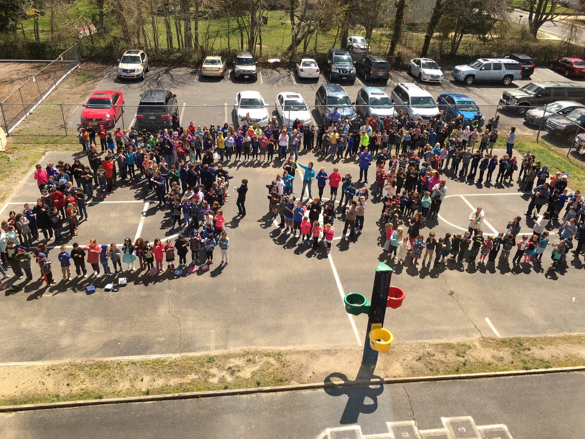 All our students participated in Bubbles for Autism today. #tespride