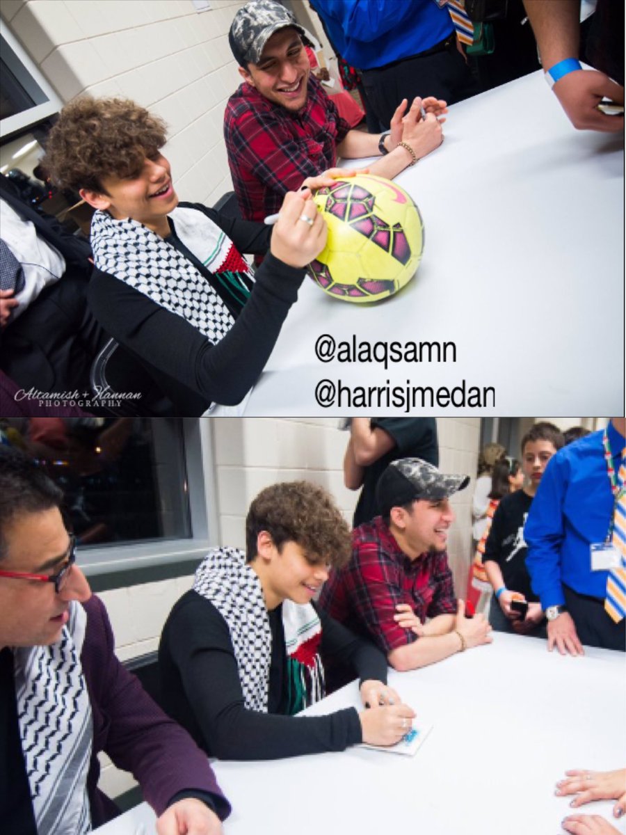 HarrisJMedan's tweet photo. @HarrisJOfficial signed Phones, CDs, Hands &amp; clothing items for his fans #PalDay2016 #Meet&amp;Greet ✌️

📷 : @alaqsamn https://t.co/wzRMLEpgID